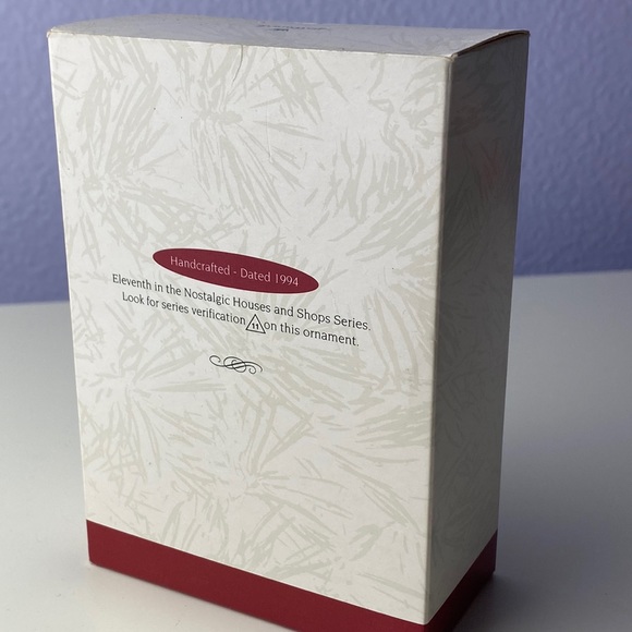 1994 Hallmark Collectible 1994 Nostalgic Houses & Shops 11th Drugstore - Picture 4 of 12